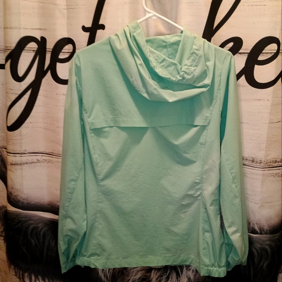 Magellan Wind Breaker - Picture 1 of 2